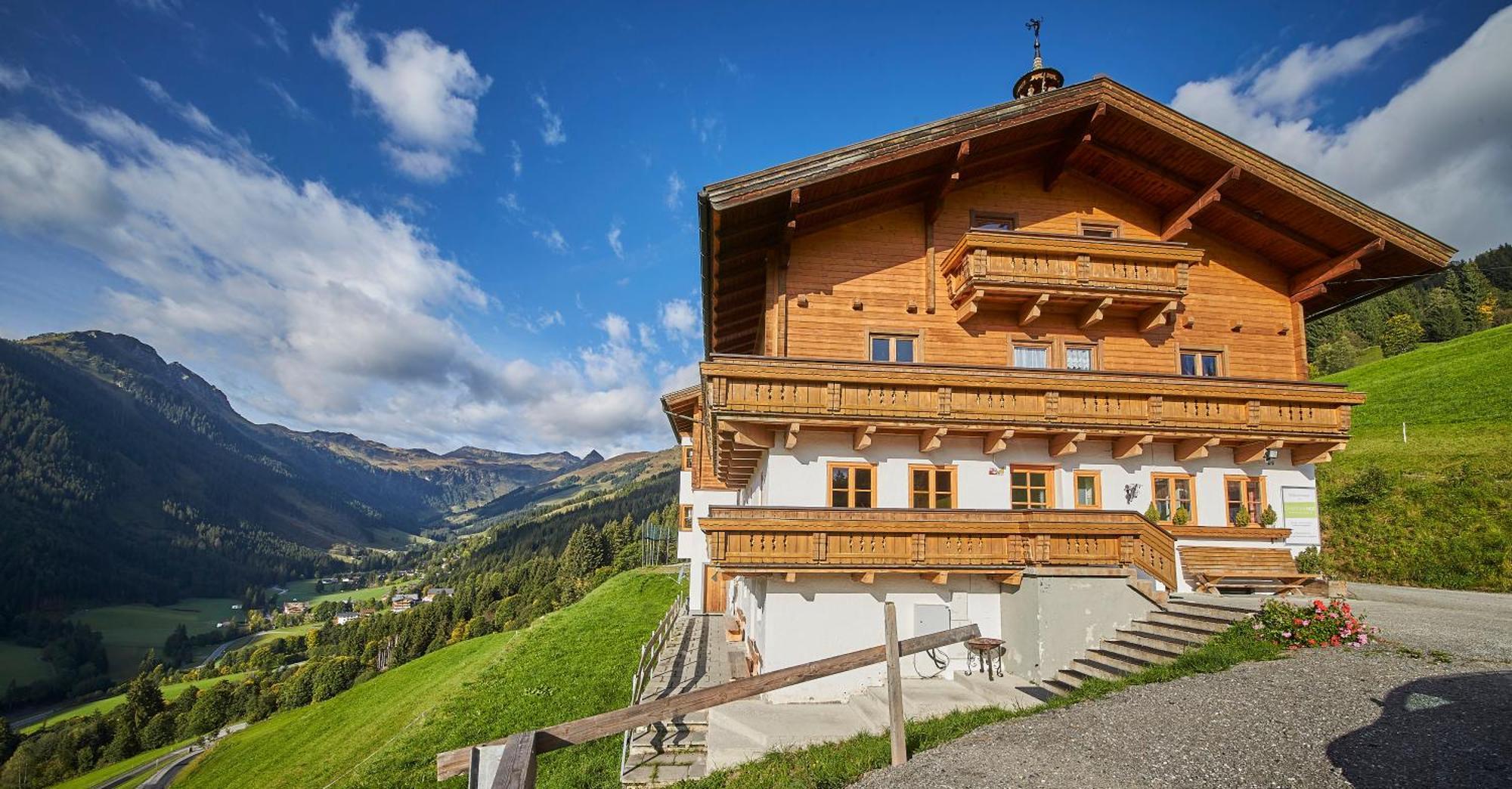 Ski In-Ski Out - Gaestehaeuser Saalbach-Hinterglemm - Wallegghof Christianhof Exterior foto