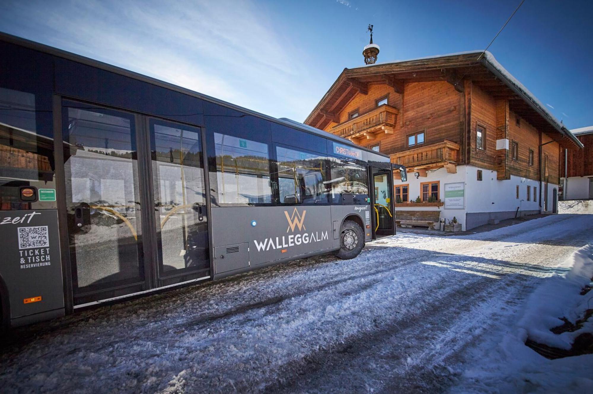 Ski In-Ski Out - Gaestehaeuser Saalbach-Hinterglemm - Wallegghof Christianhof Exterior foto